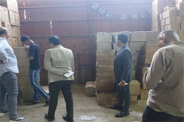 حماية المستهلك تضبط مستحضرات منتهية بأسيوط
