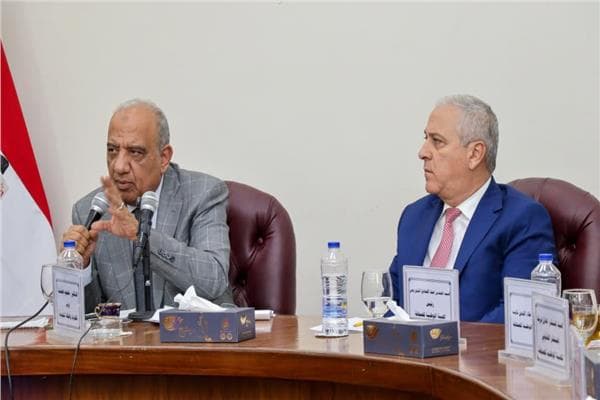 وزير الكهرباء يؤكد استمرار دعم الكهرباء وأولوية الشرائح الأساسية
