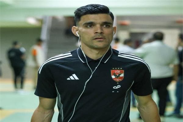 بن شرقي يشارك تدريجيًا في تدريبات الأهلي