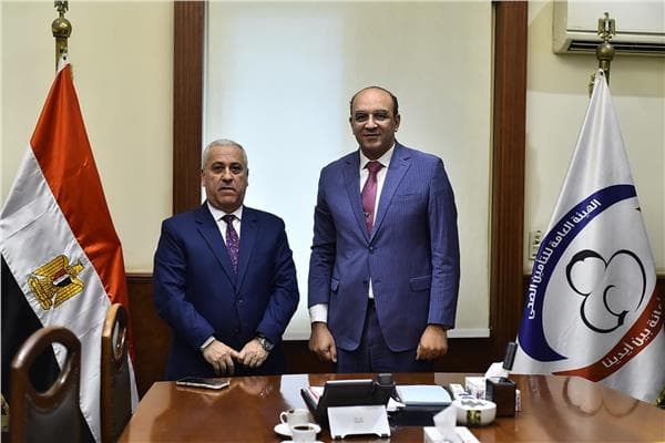 رئيس الوطنية للصحافة يناقش خدمة التأمين الصحي للعاملين