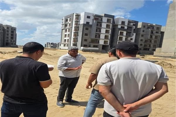 وزيرة الإسكان تتفقد مشروعات مدينتي الشروق والمنصورة
