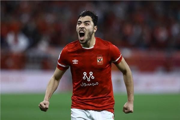 طبيب الأهلي يشرح غياب أكرم توفيق عن اللقاء