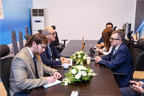 وزير التخطيط يناقش مع OECD المرحلة الثانية للمبادرة
