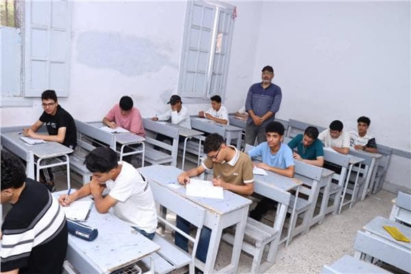 أولياء الأمور يطالبون المعلمين برعايتهم