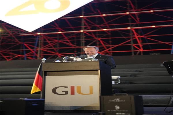 عمدة أولم يبارك خريجي GIU مسؤولية المجتمع