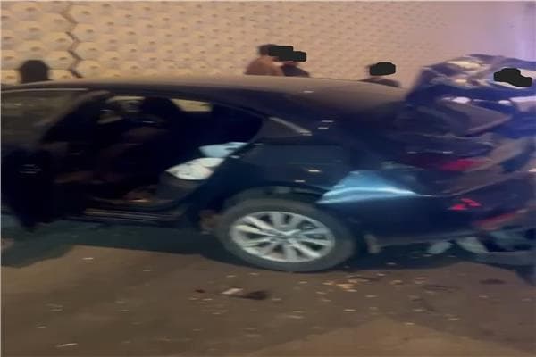 تصادم سيارتين في نفق بالقاهرة الجديدة