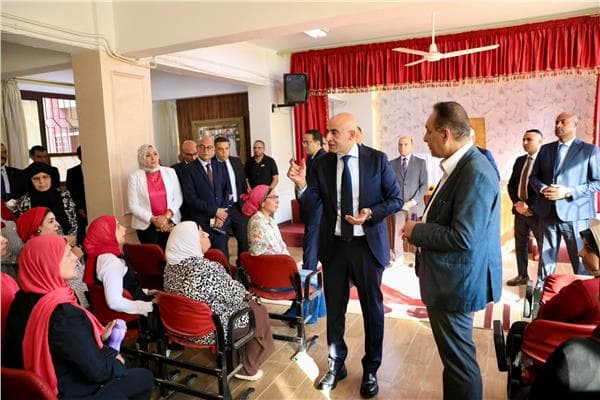 وزير التعليم ومحافظ الغربية يتفقدان مدارس لمتابعة سير التعليم