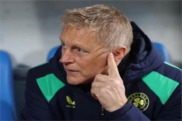 مدرب أيرلندا يطالب بمنع مواجهة إسرائيل