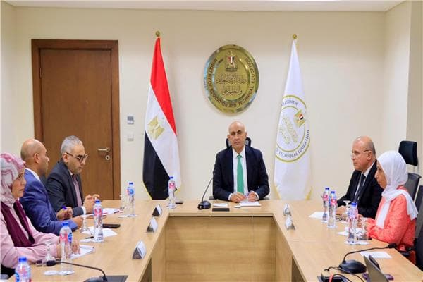 وزير التعليم يرتكز على البرامج العلاجية وإلغاء الفترات المسائية