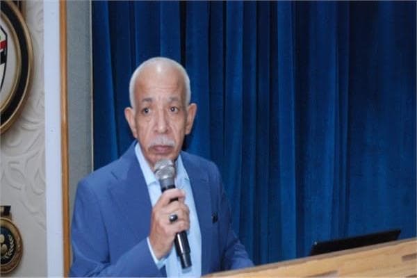 رئيس اتحاد العمال يسلط الضوء على قوة أكتوبر وتطوير الكوادر
