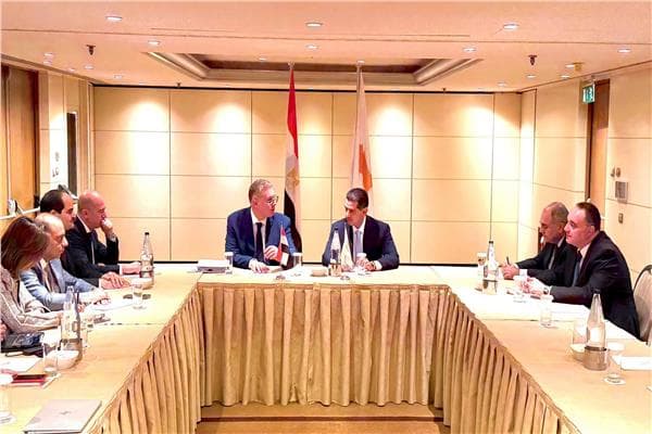 وزير البترول يتفق مع نظيره القبرصي على تسريع ربط الغاز
