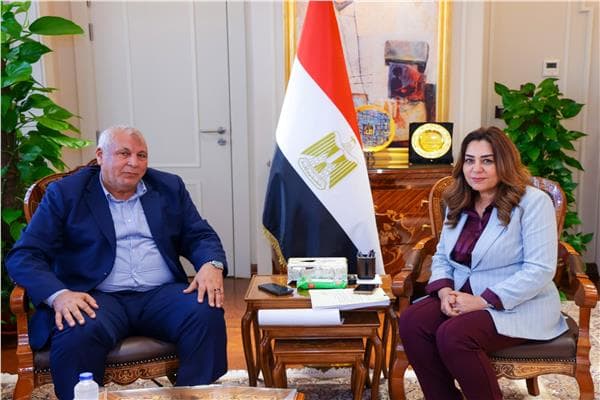 وزيرة التنمية تتابع مشروعات مطروح