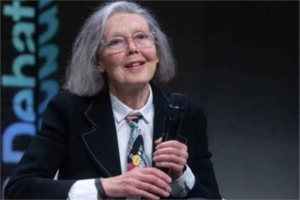 آن كارسون: شاعرة كندية وحاصلة على نوبل 2026