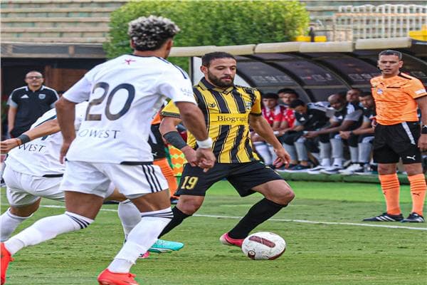 الشوط الأول ينتهي بالتعادل بين المقاولون والجونة