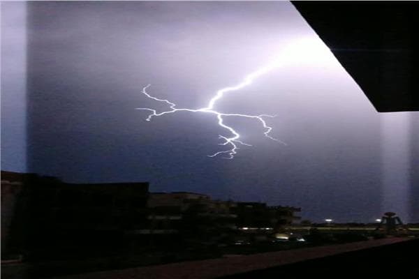 أمطار رعدية تضرب الغردقة ومدن البحر الأحمر