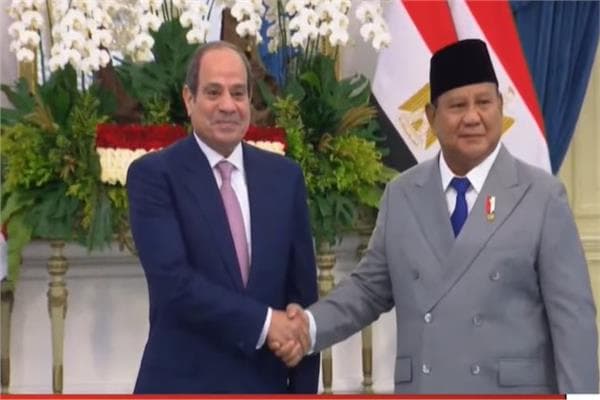 الرئيس السيسي يستقبل رسميا في جاكرتا