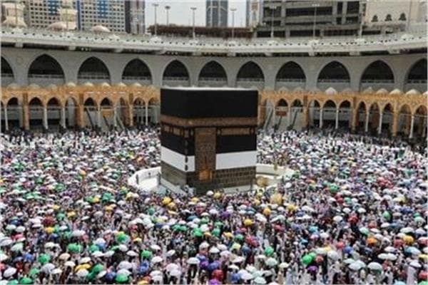السياحة تحظر تغييرات مواعيد العمرة