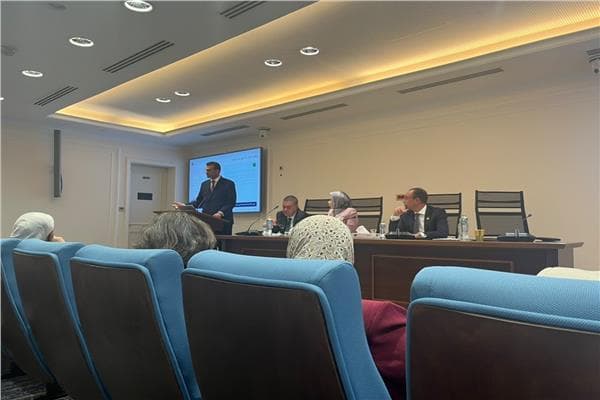 حسين هريدي يتناول أزمة أطباء قنا