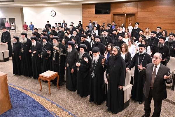 البابا تواضروس يلتقي كهنة السلام والحرفيين