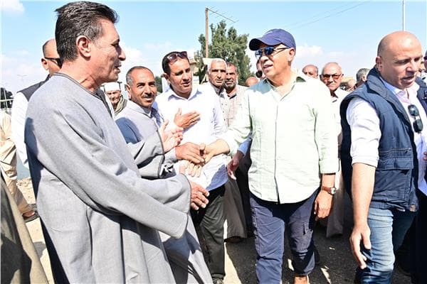 وزير الري يراجع استعدادات المياه الشرقية