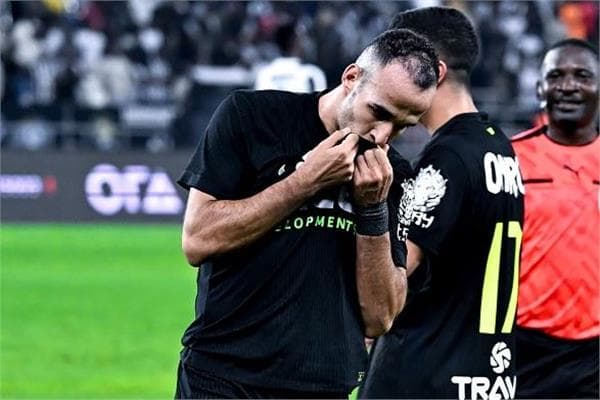 ناصر منسي يوضح عدم الإساءة ويقبل قرار الزمالك