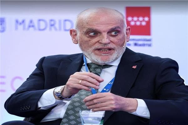 رئيس الرياضة يطالب تيباس بالاعتذار لريال مدريد