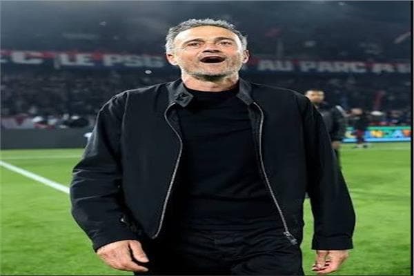 إنريكي يرشح برشلونة كأفضل مدرسة كرة القدم