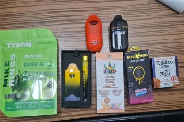 إحباط ثلاث محاولات تهريب في مطار القاهرة