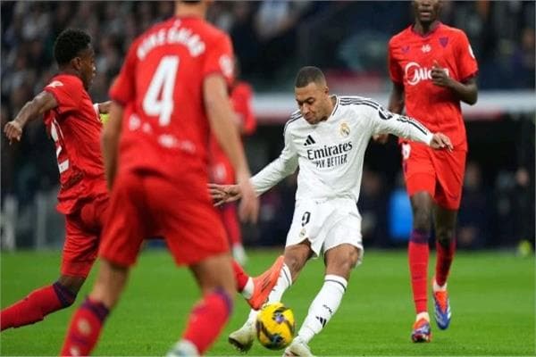 مدريد يتفوق على إشبيلية بأربعة أهداف