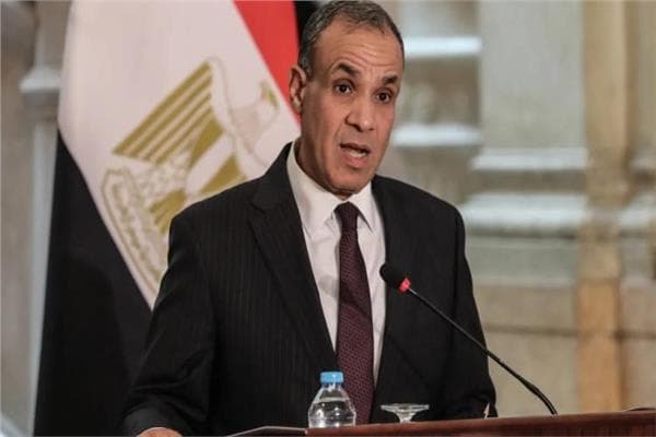 وزير الخارجية يبحث مع نظيره الإيراني خفض التوتر