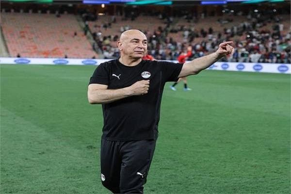 فيفا يوقف حسام وإبراهيم حسن وزيكو