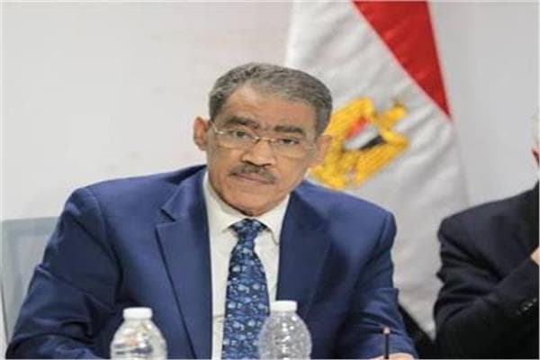 ضياء رشوان يوضح جهود الحكومة لمكافحة المعلومات المضللة