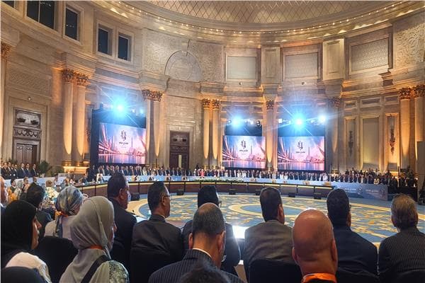هاني عازر: الألمان معجبون بمشروع السويس