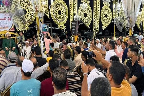 هل قراءة القرآن عند العزاء بدعة