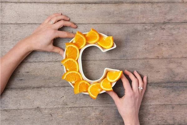 تأثير فيتامين C على صحة مخ كبار السن