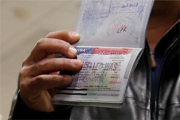 ترامب يلغى أكثر من 300 ألف تأشيرة