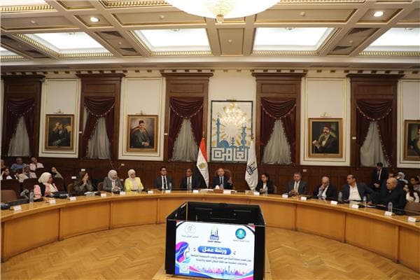 محافظ القاهرة يطلق ورشة عمل عن قضايا المرأة