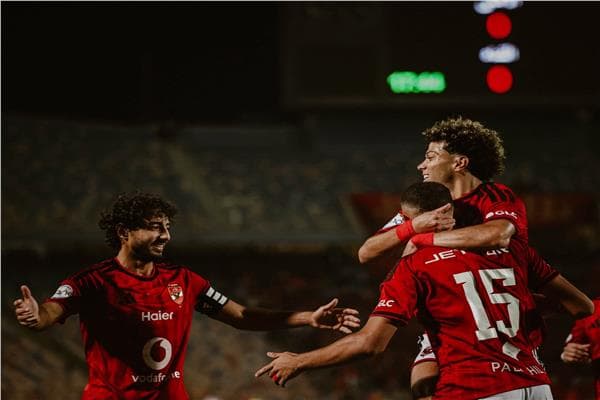 الأهلي يتعادل بصعوبة مع القناة في الدوري