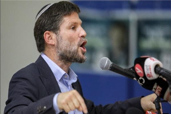 سموتريش يوجه لهدم مبان فلسطينية بعد إصابة إسرائيليين