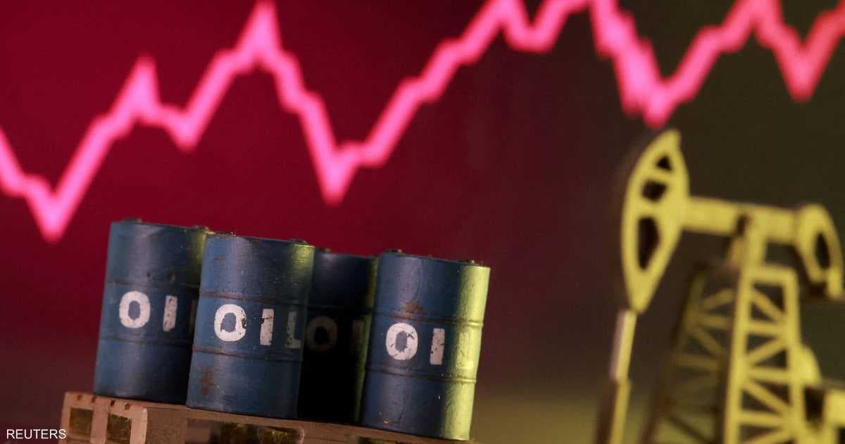 Oil falls 5% amid US-Iran talks