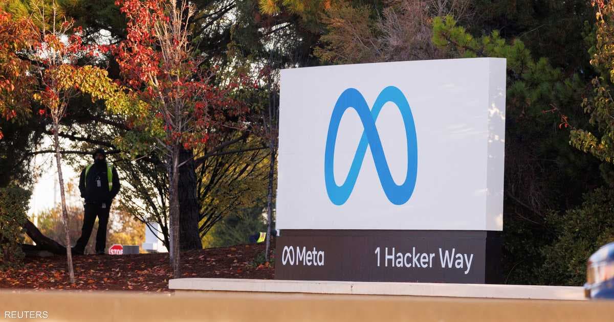 Meta forecasts lower revenue and drops
