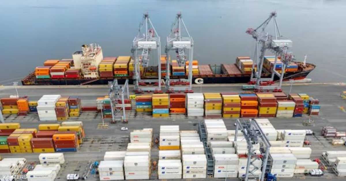Trump suspends tariffs on Canada