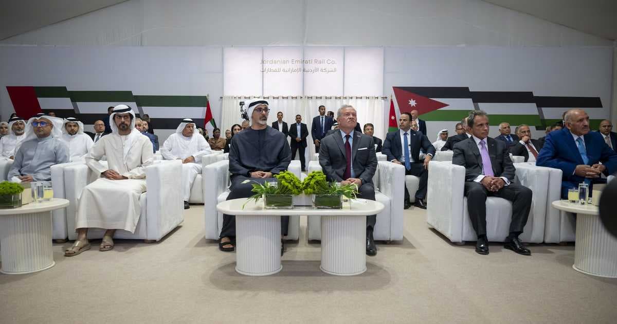 ملك الأردن وولي عهد أبوظبي يطلقان مشروع قطار العقبة