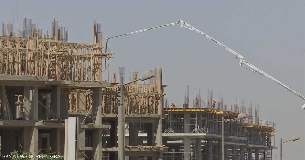 Egypt reviews real estate project contracts