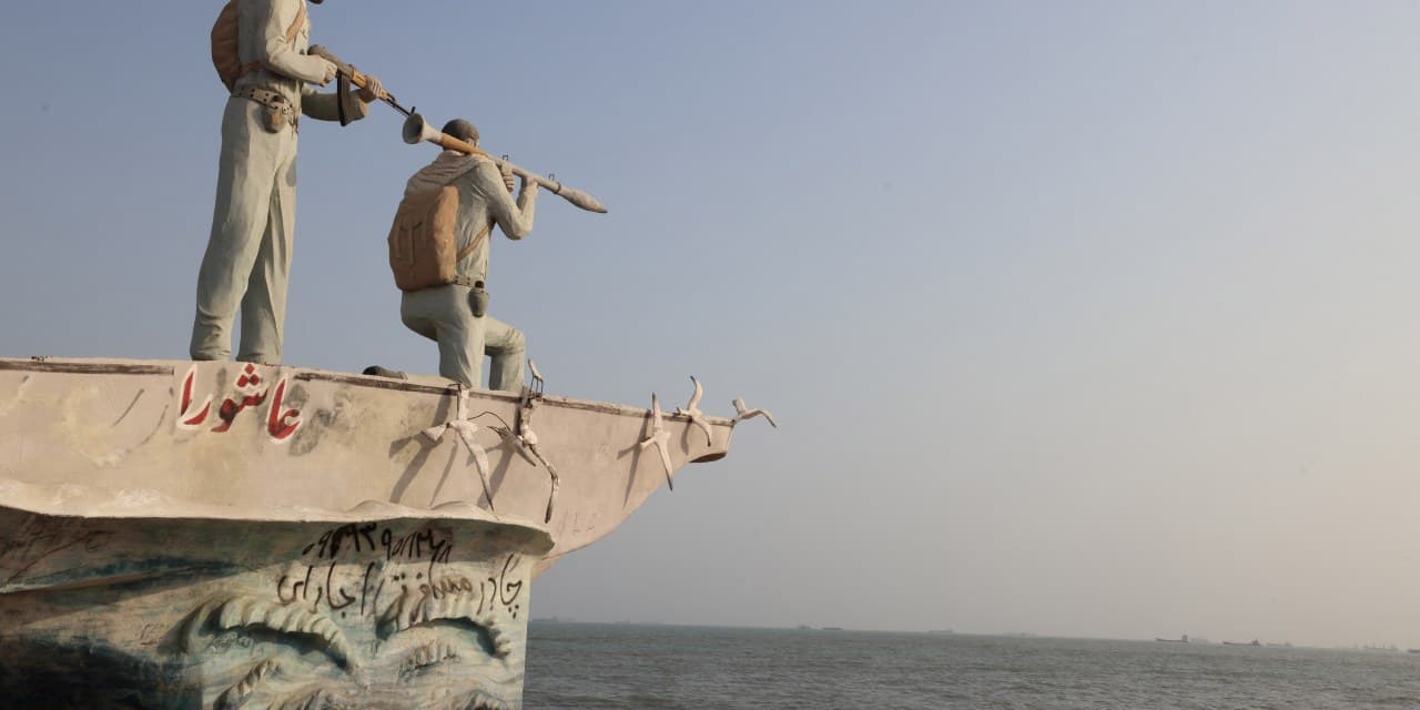 U.S. Claims Oil Passes through Hormuz but Untracked