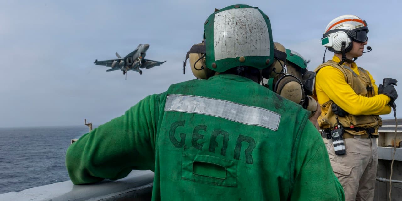 Iran General Tours USS Abraham Lincoln
