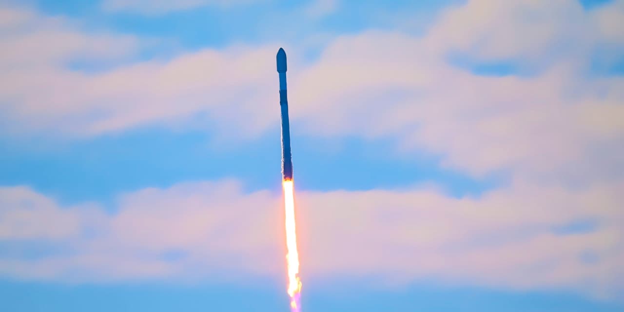 شركة SpaceX والبنتاغون يناقشان صفقة مراكز البيانات