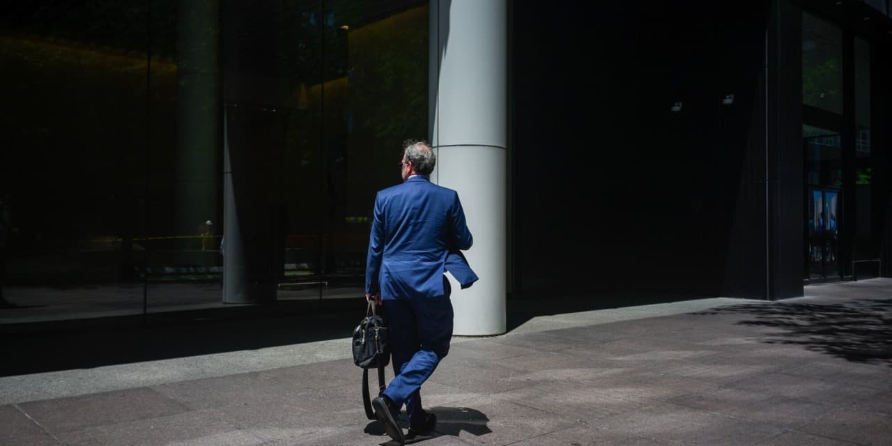 Rising Rates Threaten Smaller Private Equity Firms