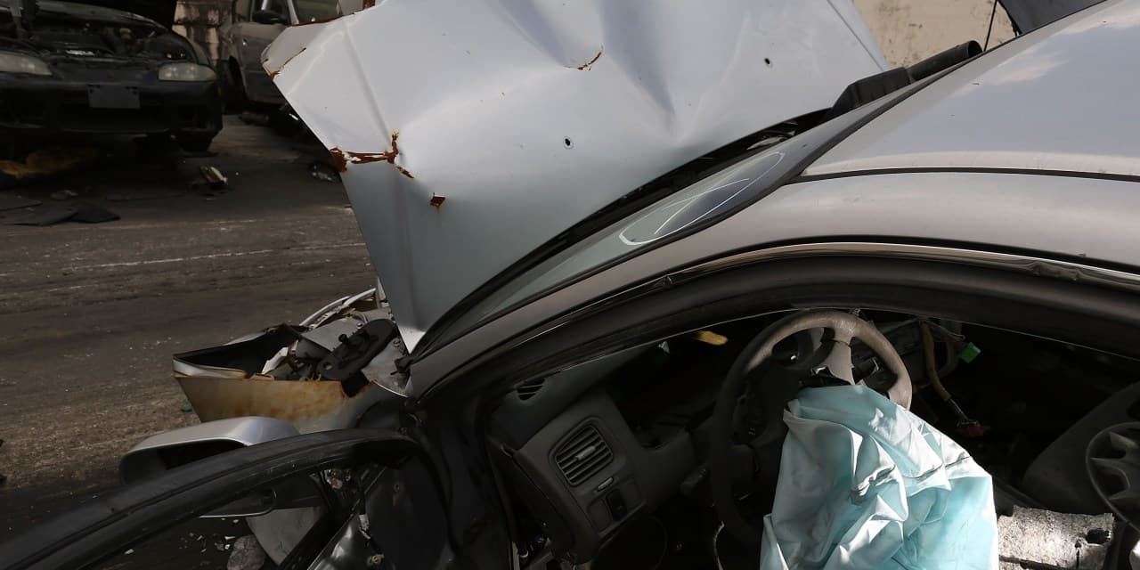 إيباي تمنع مبيعات الوسائد الهوائية