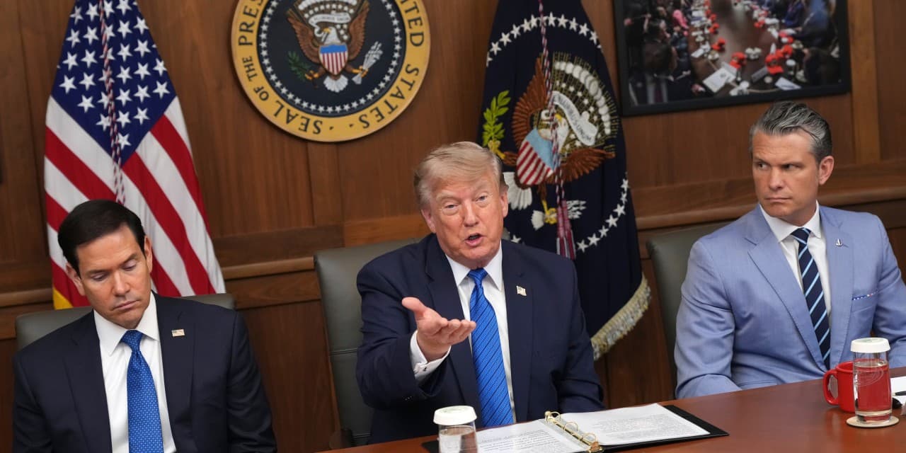 Trump shifts stance on Iran